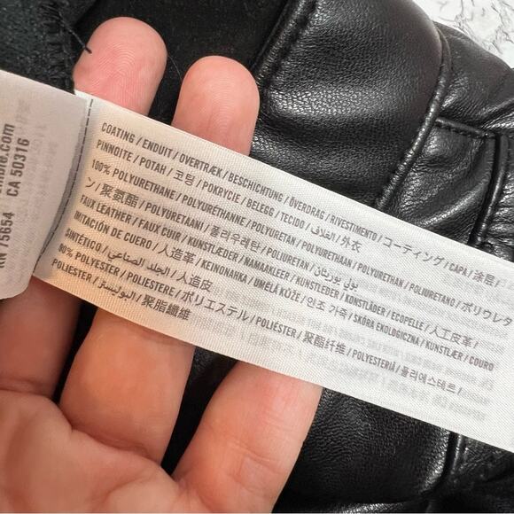 Abercrombie & Fitch vegan leather 90’s straight ultra high rise 26 short - Picture 8 of 9